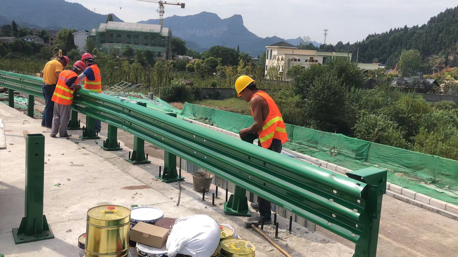平房区波形护栏热镀锌波形护栏 - 推荐